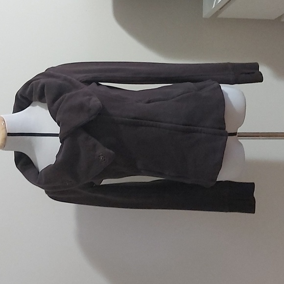 Lululemon sweater - Picture 1 of 3